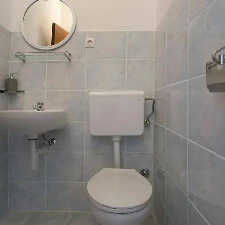 House Rina Apartman