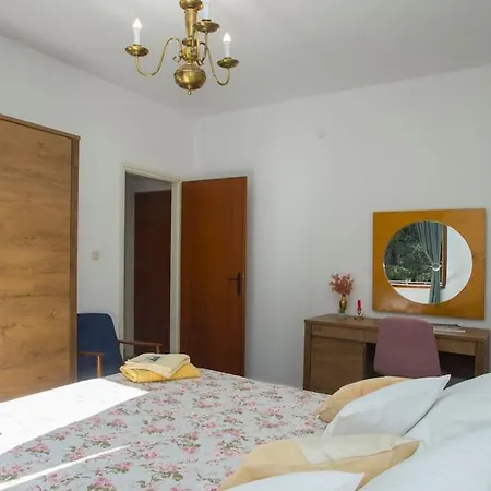 Apartman House Rina *