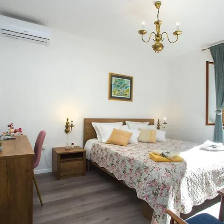Apartman House Rina *