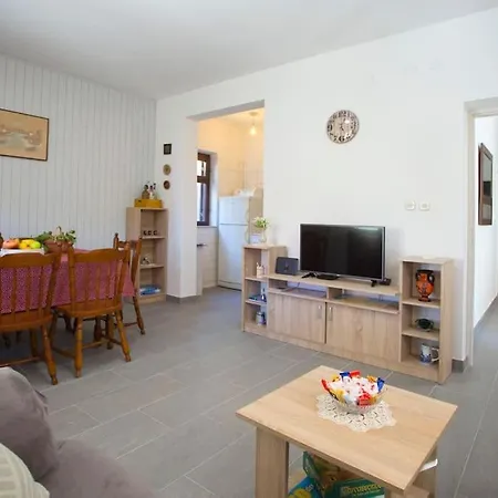 House Rina Apartman Milna